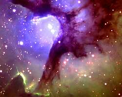 Staubstreifen innerhalb des Trifid-Nebels (M20, NGC 6514)