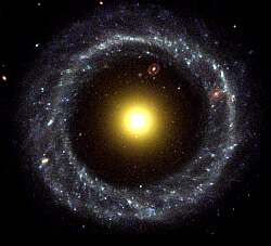 Hoags Objekt, eine außergewöhnliche Galaxie im Sternbild Schlange in einer Entfernung
von 600 Mio Lichtjahren