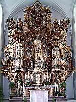Klick: D a s  Meisterwerk von J. A. Schupp: Hauptaltar von 1705
(meine Schätzung: knapp 11m hoch) 374kB